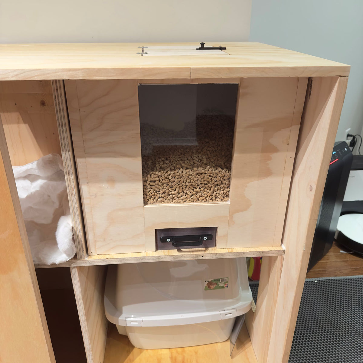 Cat Litter Cabinet with Built-In Litter Dispenser 🐾