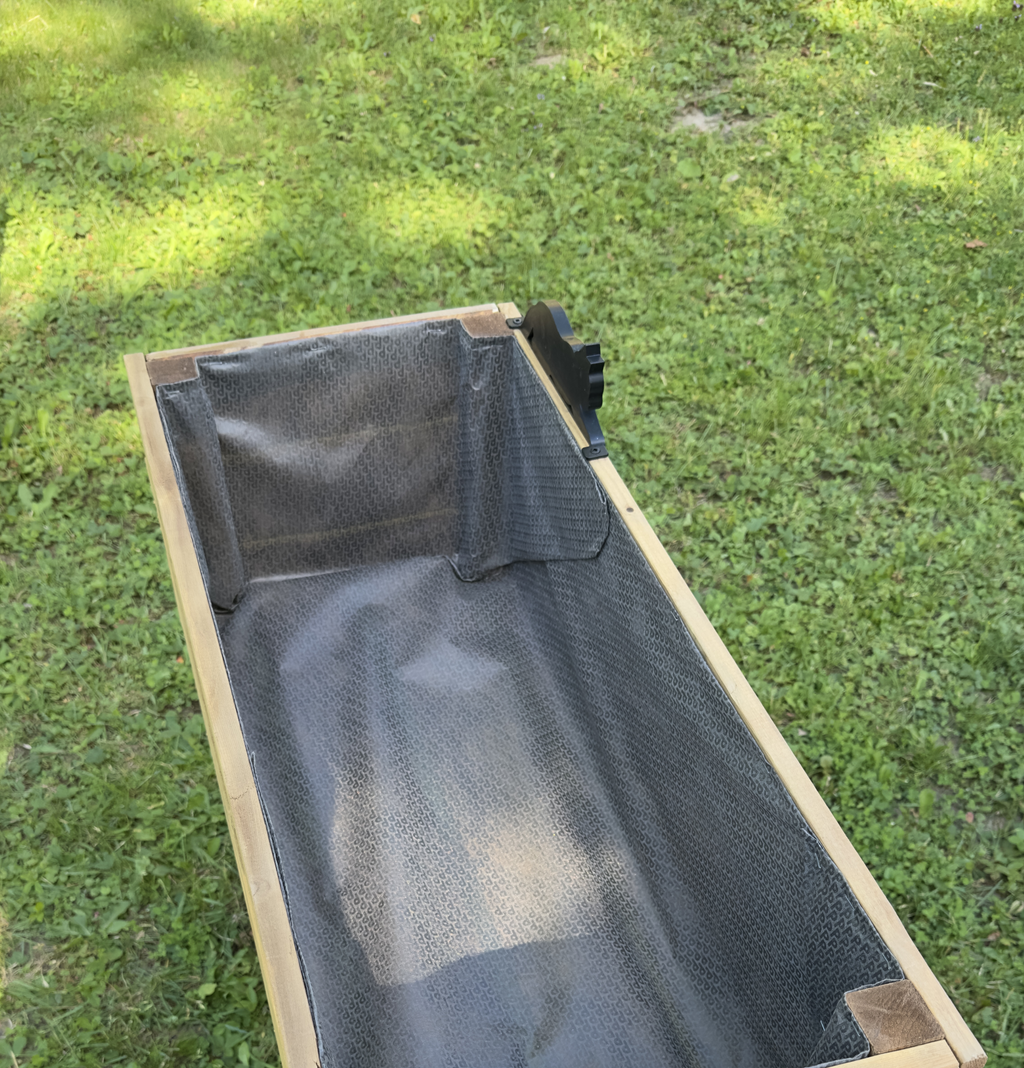 Elevated Wooden Planter Box with Cat Décor